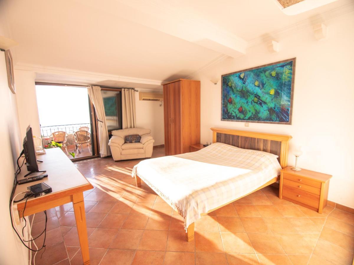 Apartments And Rooms Levantin Inn Sveti Stefan Esterno foto
