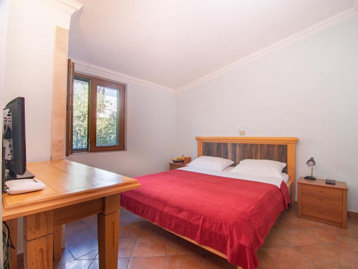 Apartments And Rooms Levantin Inn Sveti Stefan Esterno foto