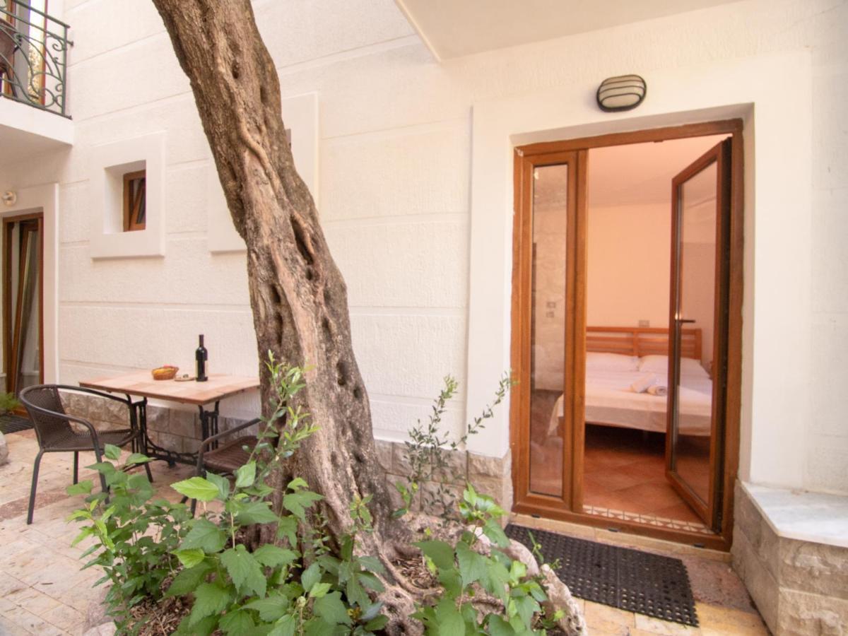 Apartments And Rooms Levantin Inn Sveti Stefan Esterno foto