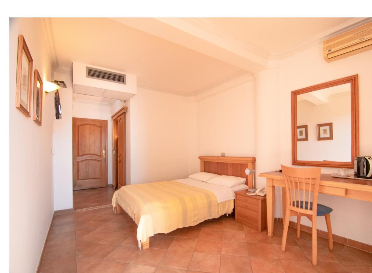 Apartments And Rooms Levantin Inn Sveti Stefan Esterno foto