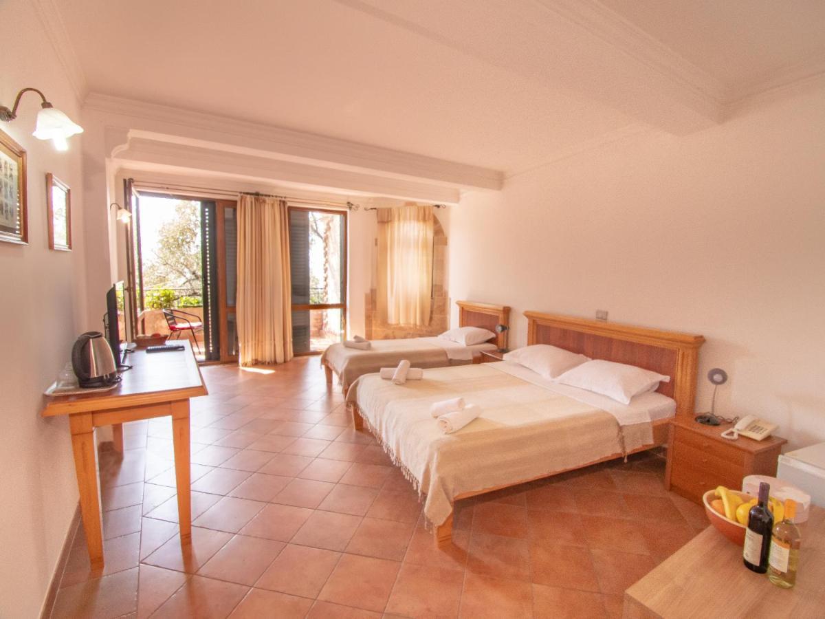 Apartments And Rooms Levantin Inn Sveti Stefan Esterno foto