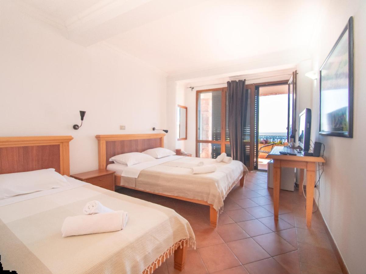 Apartments And Rooms Levantin Inn Sveti Stefan Esterno foto