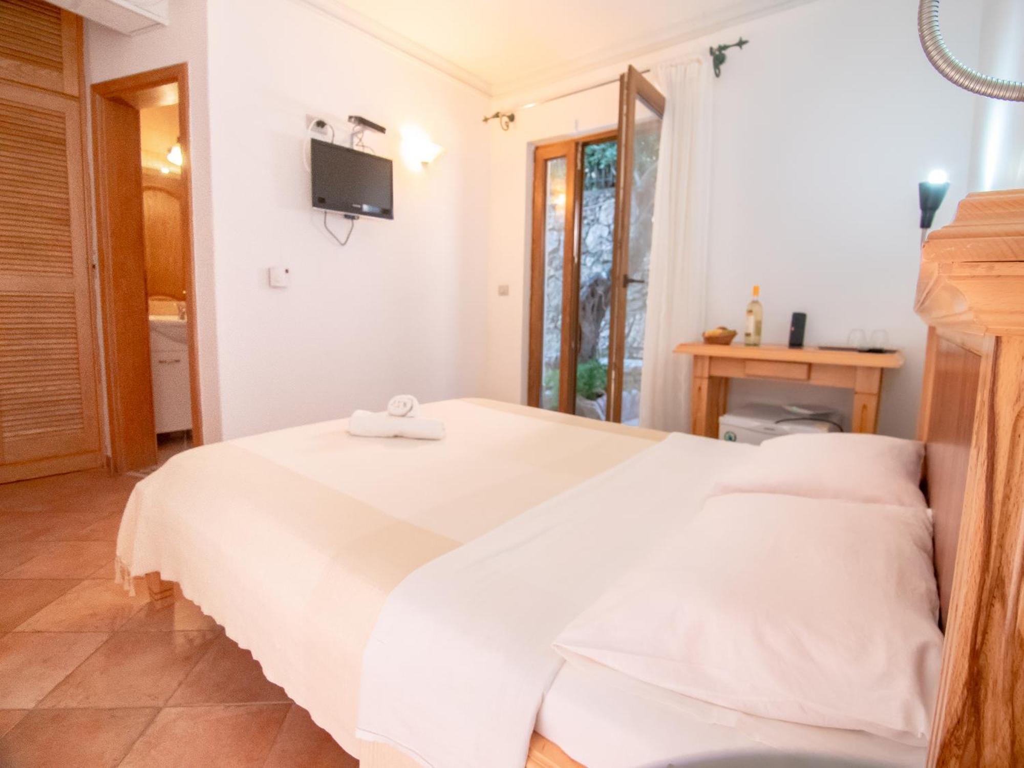 Apartments And Rooms Levantin Inn Sveti Stefan Esterno foto