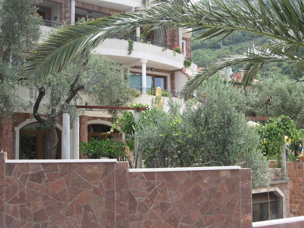 Apartments And Rooms Levantin Inn Sveti Stefan Esterno foto