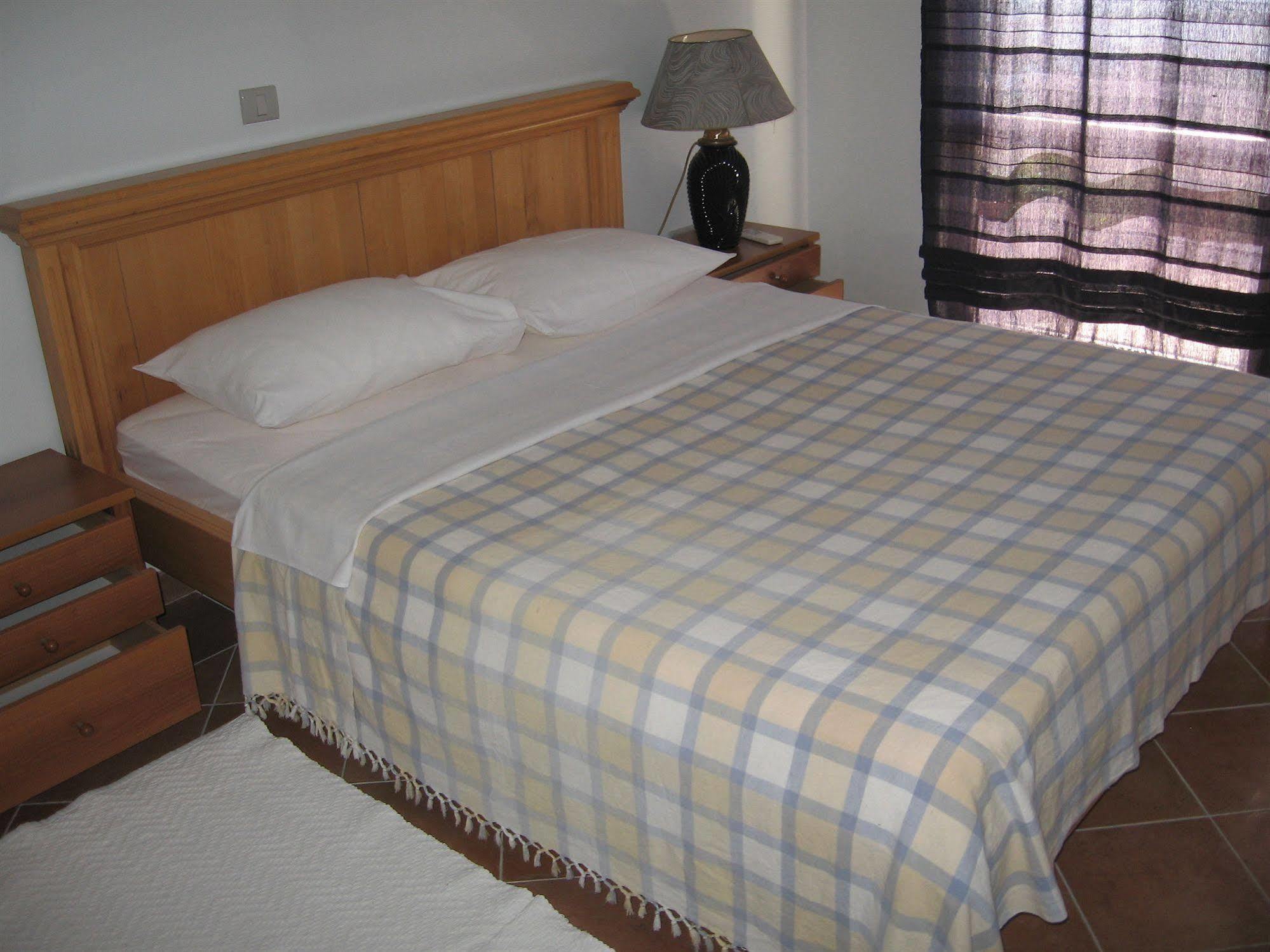 Apartments And Rooms Levantin Inn Sveti Stefan Esterno foto