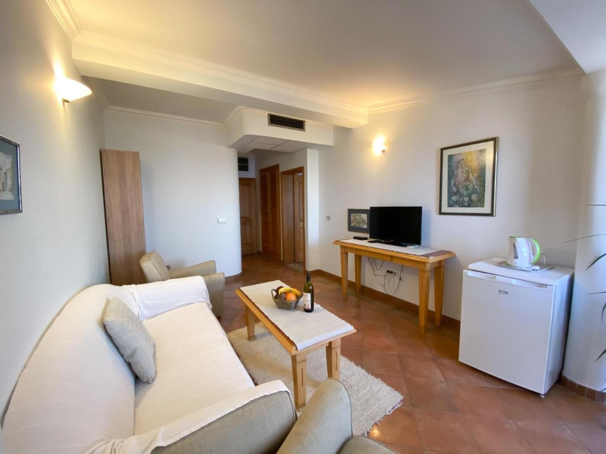 Apartments And Rooms Levantin Inn Sveti Stefan Esterno foto